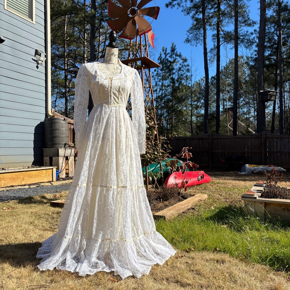 SOLD🕯️RARE Vintage Gunne Sax lace pearl renaissance gown🕯️